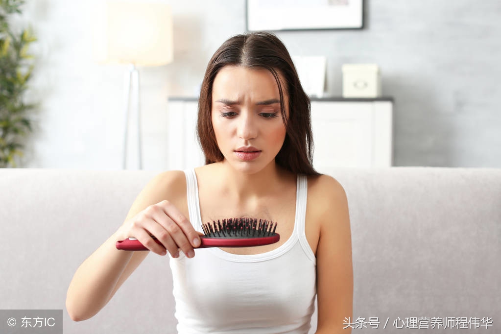 怎样防止秋天大量脱发,为什么秋天容易脱发严重