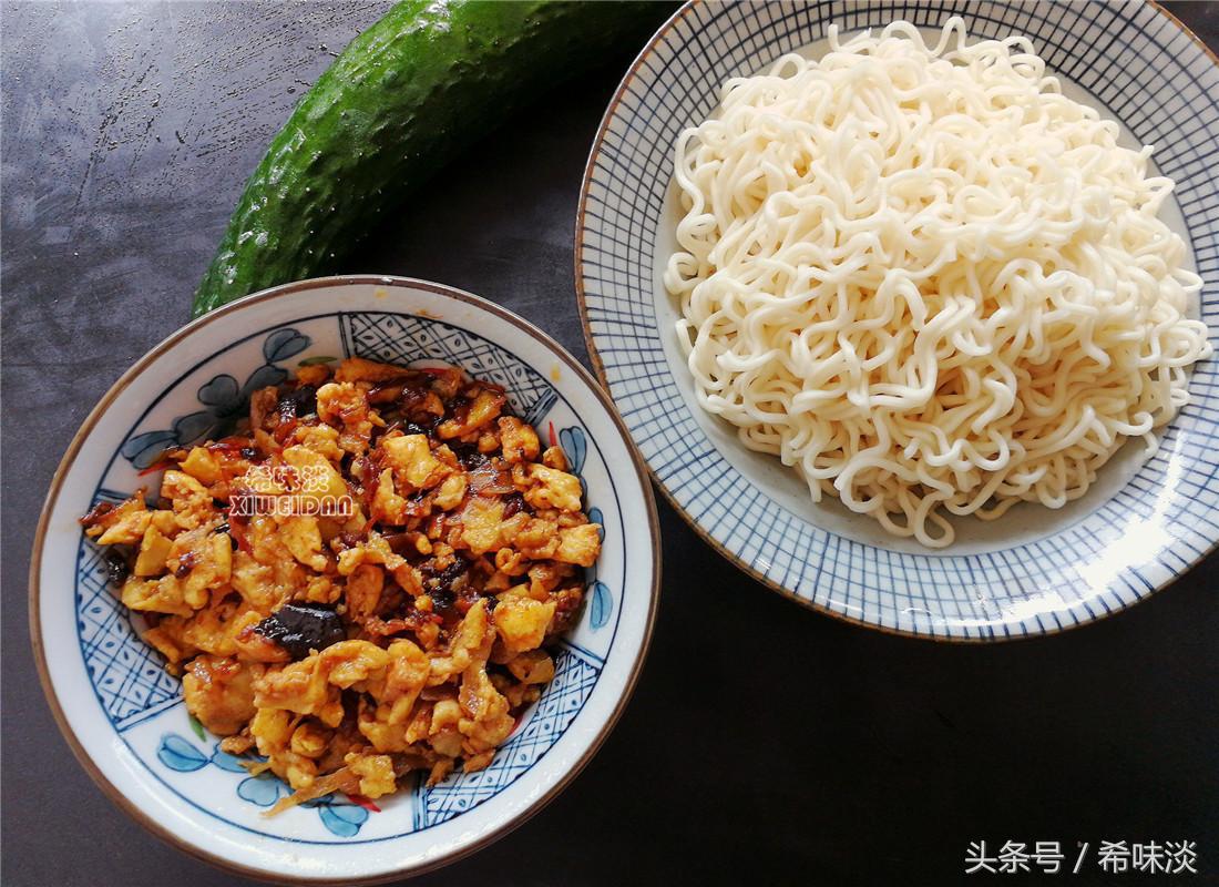 面条这样做实在太香了外酥里嫩 (面条这样做特香超美味好吃)