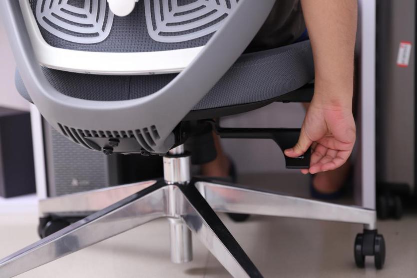 好调节的电脑椅,黑白调的电脑椅怎么样