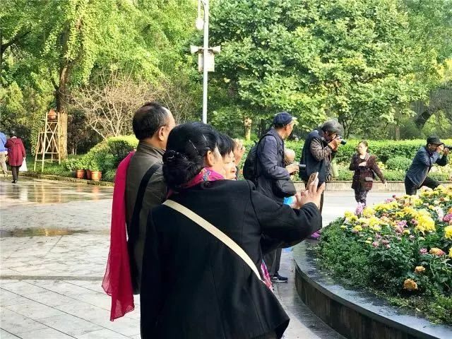 成都的耍家，一代有一代的主场