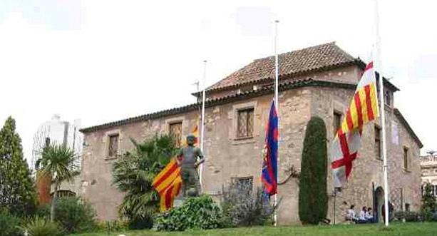 梅西接过阿根廷队长,梅西下半场上场戴队长袖标