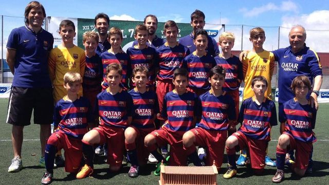 梅西接过阿根廷队长,梅西下半场上场戴队长袖标