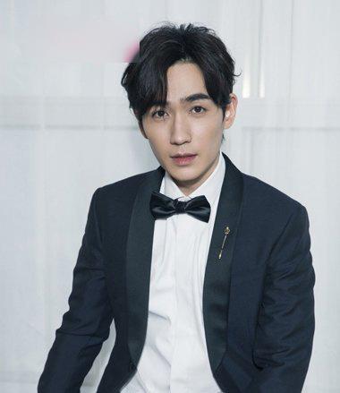 亚洲男士侧分刘海,刘海发型男生二八侧分怎么吹