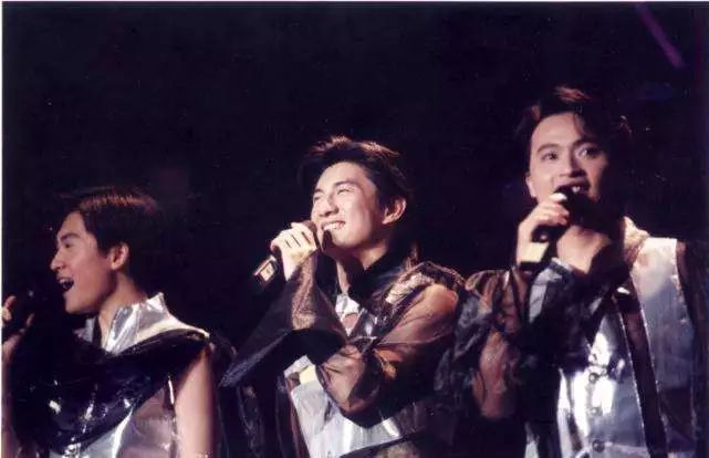 还珠格格新版结局,还珠格格第二部苏有朋五阿哥颜值