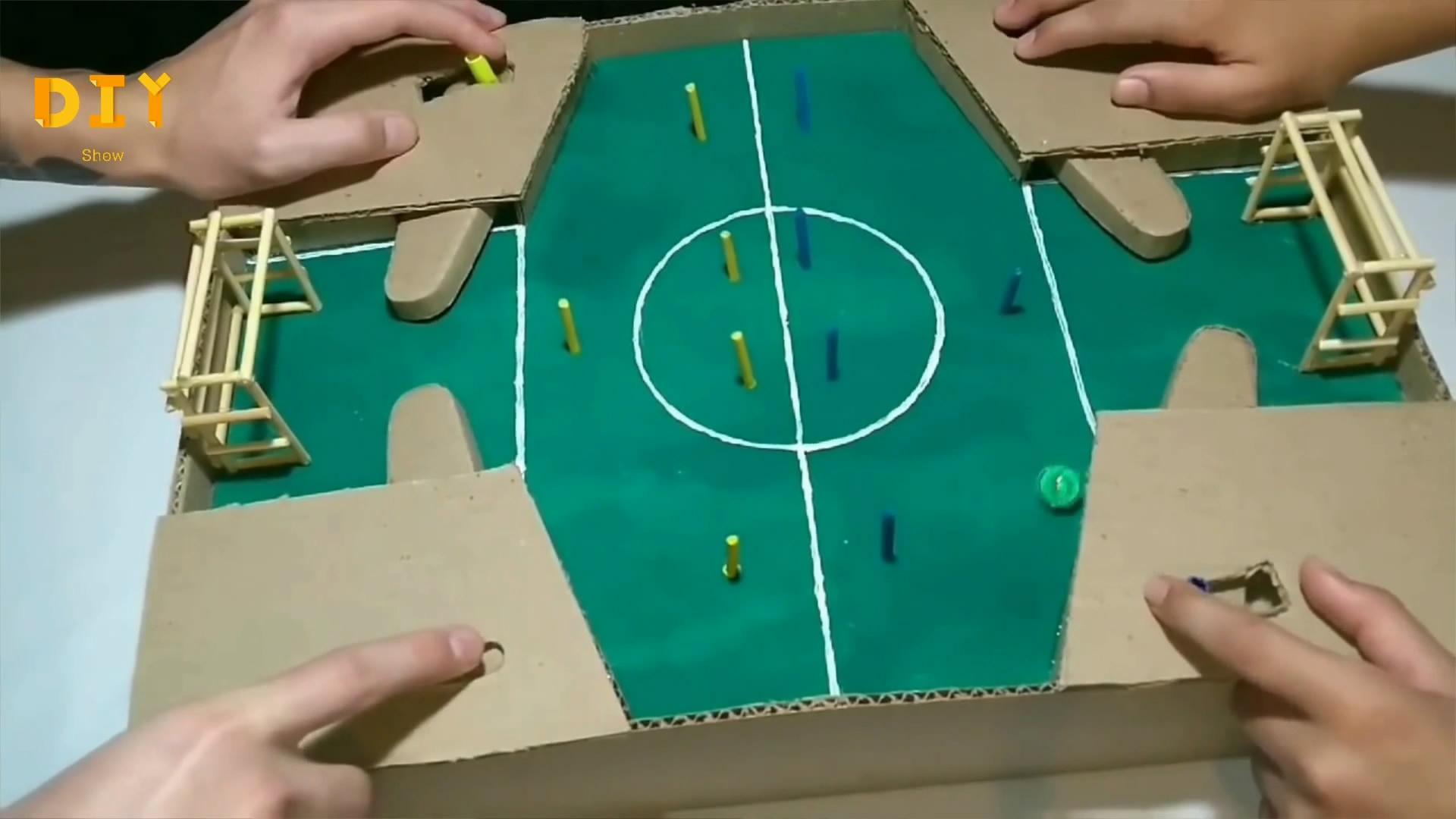 用纸做一个弹弹球游戏机教程来啦,足球游戏机手工简单易学