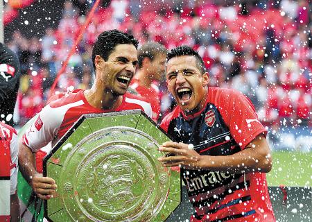 阿森纳2011-12赛季特别队徽,阿森纳队徽一半颜色深一半颜色浅