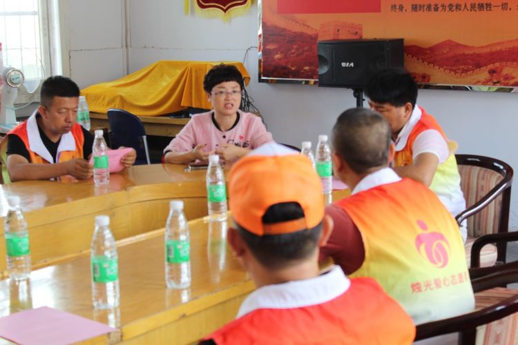 关爱聋哑伴智力障碍儿童,关爱残疾孩子