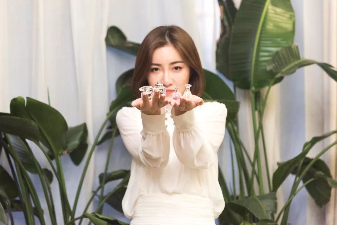 越是迷人的女人越危险,越迷人越危险的女人