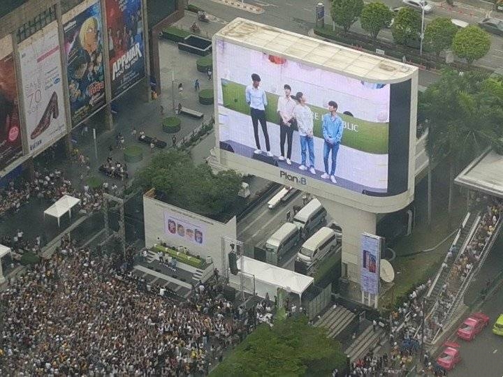 theqoo热议！一点儿都不含糊的「EXO」曼谷粉丝签名会！