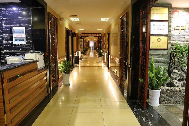 脸大不是病腿粗要人命对应句子,脸大不是病腿粗要人命图片