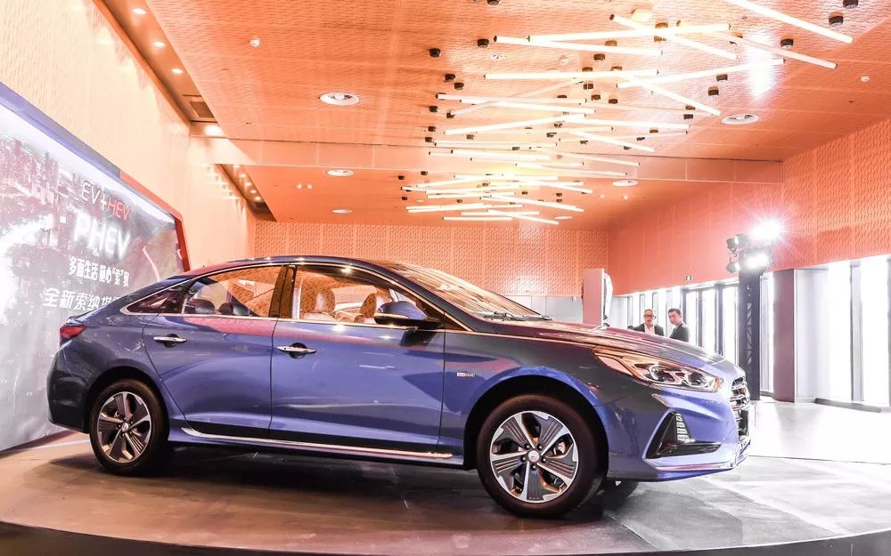 北京现代索纳塔插电混动,2022款索纳塔插电混动落地价多少