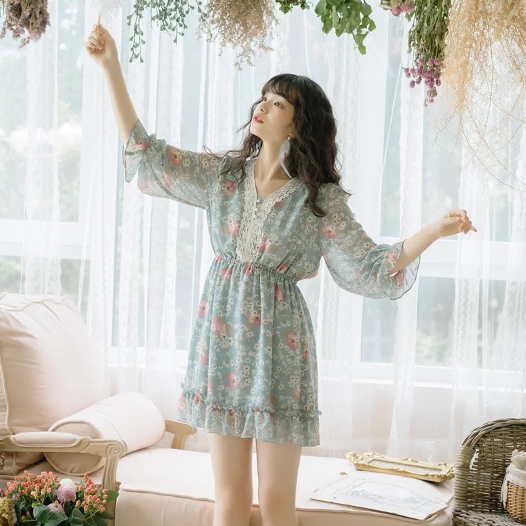 鎶硅尪鑼跺コ,鎶硅尪濂冲鏈嶉グ