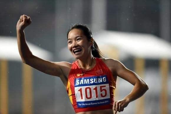 韦永丽谢震业夺冠视频,谢震业和苏炳添谁的短跑成绩好