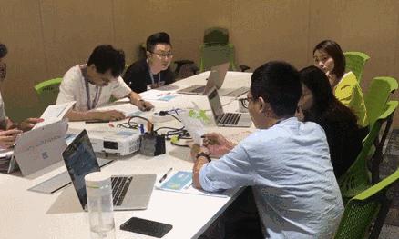 以人才铸就发展，千锤百炼的星火老师