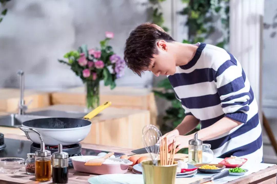 tfboys六周年介绍完整版,tfboys五周年花海