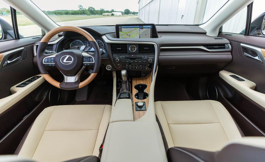 海外体验雷克萨斯RX加长版，仅仅是两个座椅的区别吗？