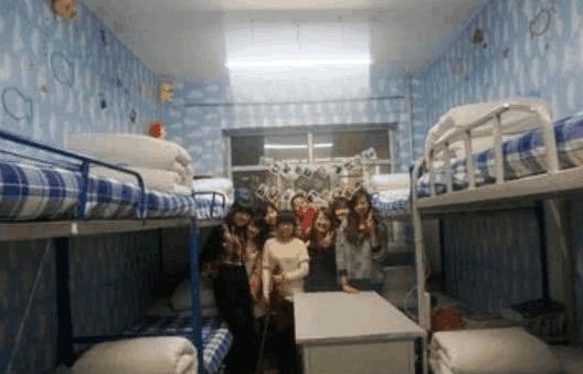 大学宿舍住上床还是下床好,大学宿舍睡下铺好吗