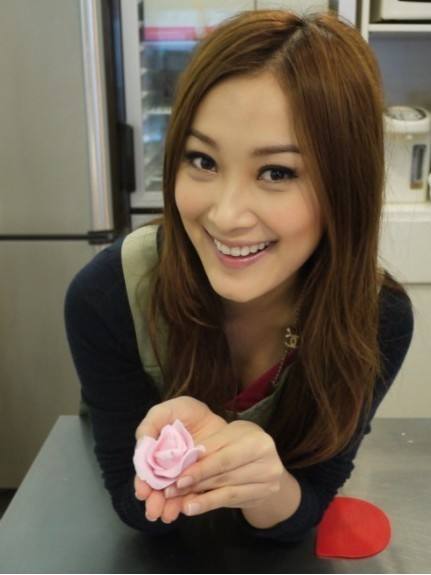 最惨的四位歌手,死得最惨的三位女明星