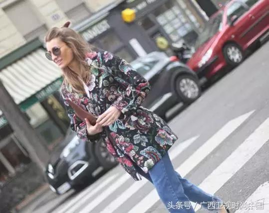 皮肤黑穿大红好看吗,皮肤黑穿黄色好看吗