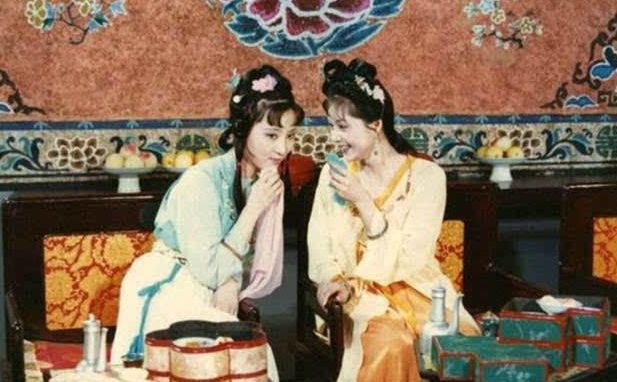 古人床边放春凳有什么用,古代的床前为何有一张横凳