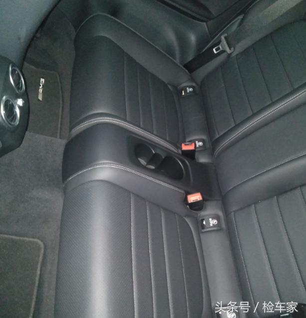 2017款奔驰c200跑2万公里二手车价,2017奔驰C200轿跑