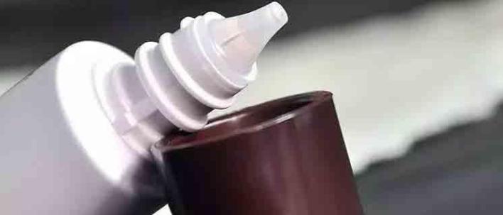 化妆时脱妆的正确方法,化妆一小时就脱妆了怎么办