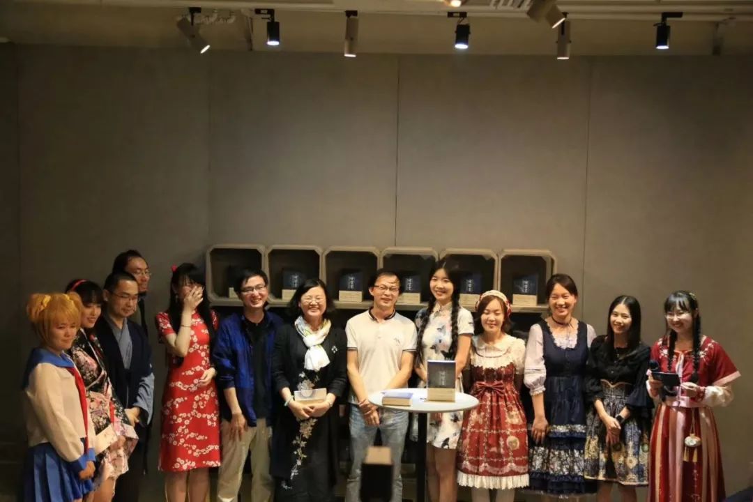 北大高材生写了本年轻人“黑话”手册，来测测你属于哪个次元！丨读书者说