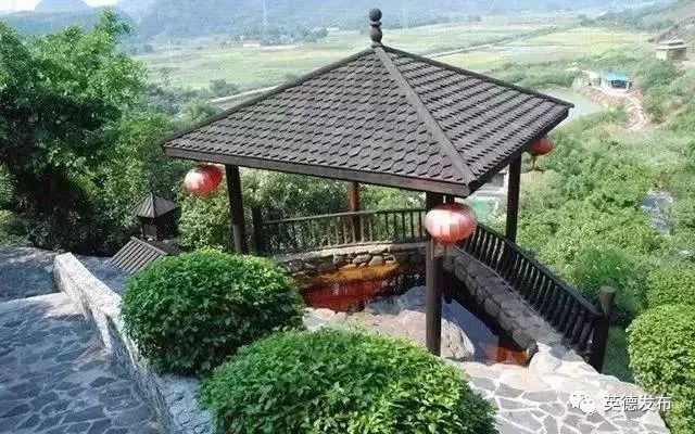 温泉水滑洗凝脂,温泉水滑洗凝脂什么意思