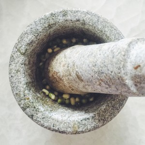 做绿豆糕绿豆要去皮吗,绿豆糕绿豆去皮妙招