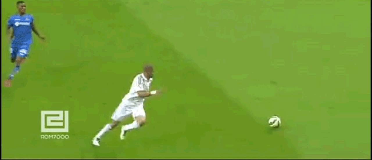 佩佩极致救球,佩佩铲球教学