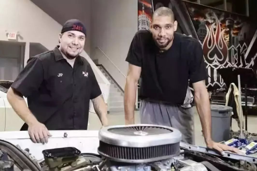 在NBA,你们这些不务正业的家伙,甚至可以打篮球!