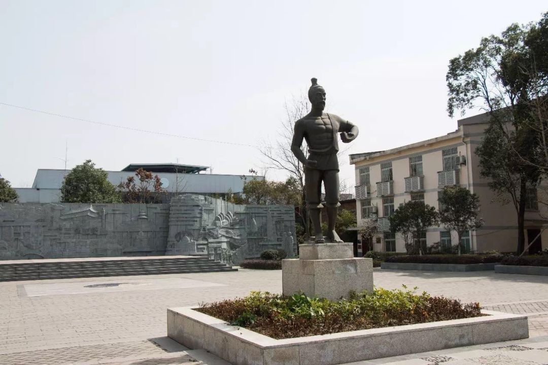 比二本线高一点的学校,比二本线多1分的本科能被录取吗