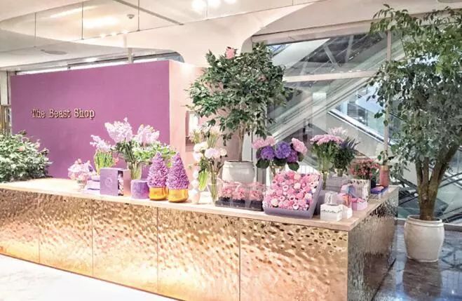 找一个关于roseonly花店的视频,roseonly花店的风格