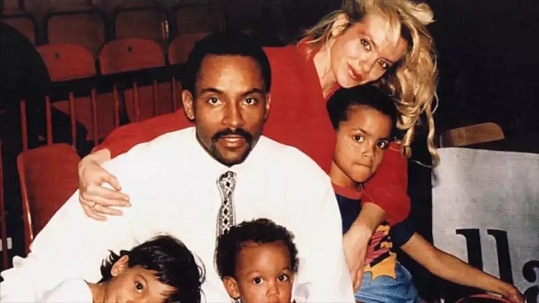 法国小跑车帕克,法国跑车帕克纪录片