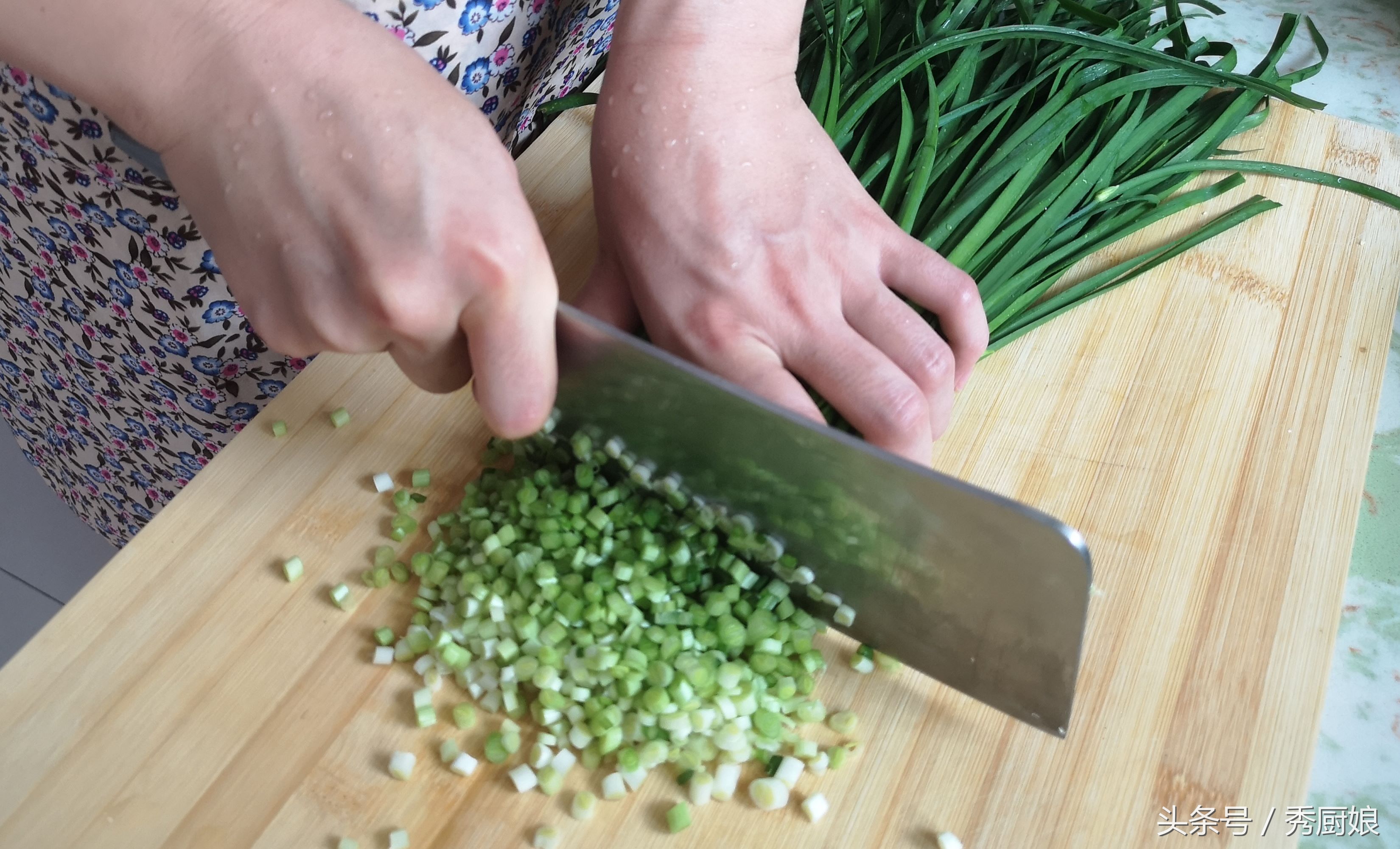 排骨韭菜馅做法,小菜大包子馅调法