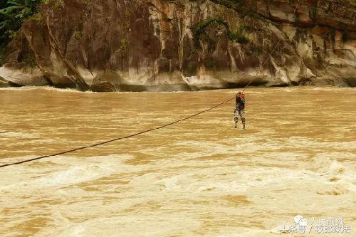 西藏军人偷偷回家感人视频,西藏老兵退伍催泪视频