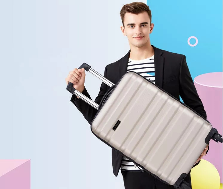 旅游的行李箱要备一些什么,短暂旅行适合什么行李箱