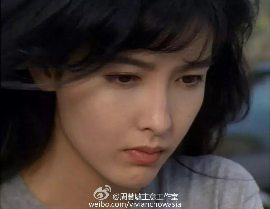 周慧敏20到51岁女神也老了,周慧敏51岁还是很年轻