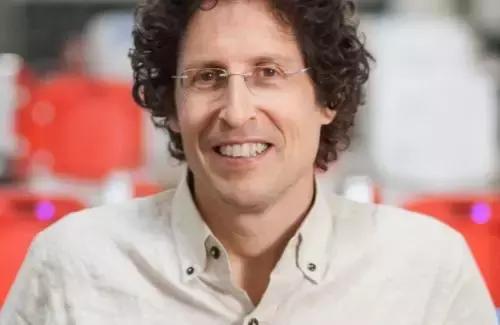 在硅谷骗了8亿的榨汁机,美国硅谷榨汁机视频