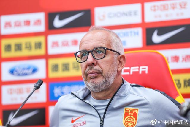 男足队长冯潇霆吐槽大会,国足队长冯潇霆吐槽大会