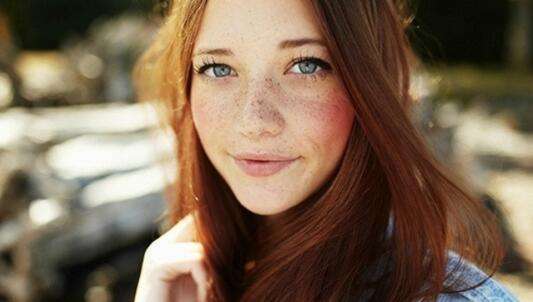 彩妆潮流趋势发布秀,2023年彩妆流行趋势