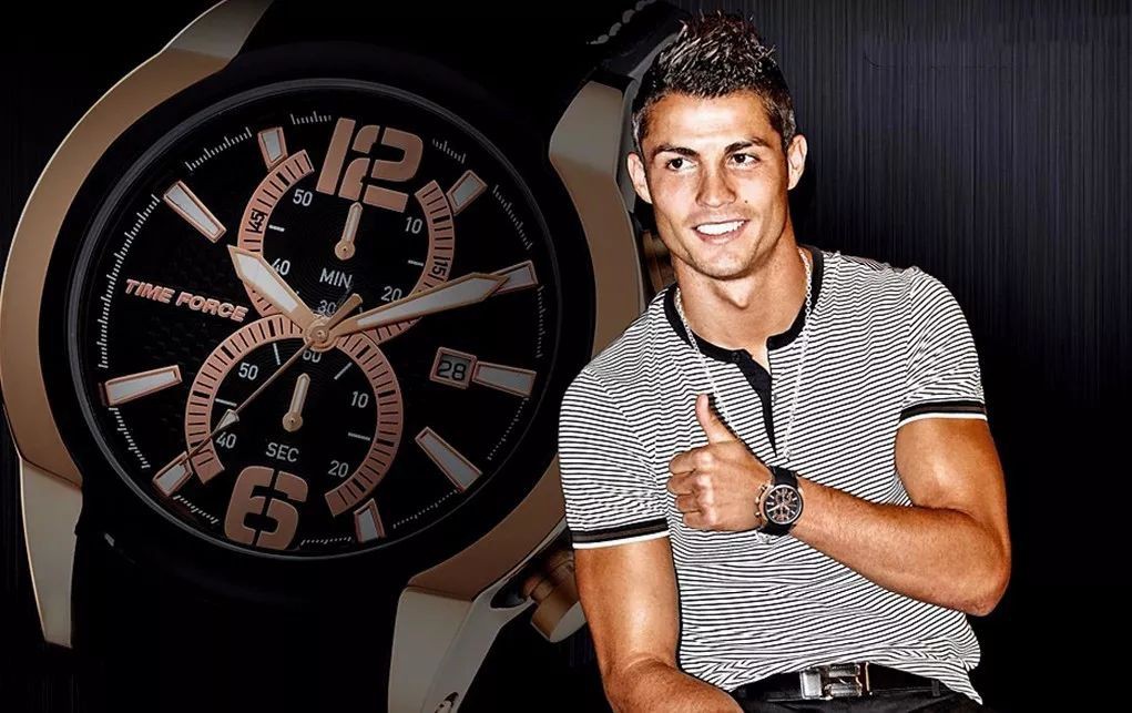 尤文c罗转会费,尤文图斯c罗球衣2019赚了多少钱