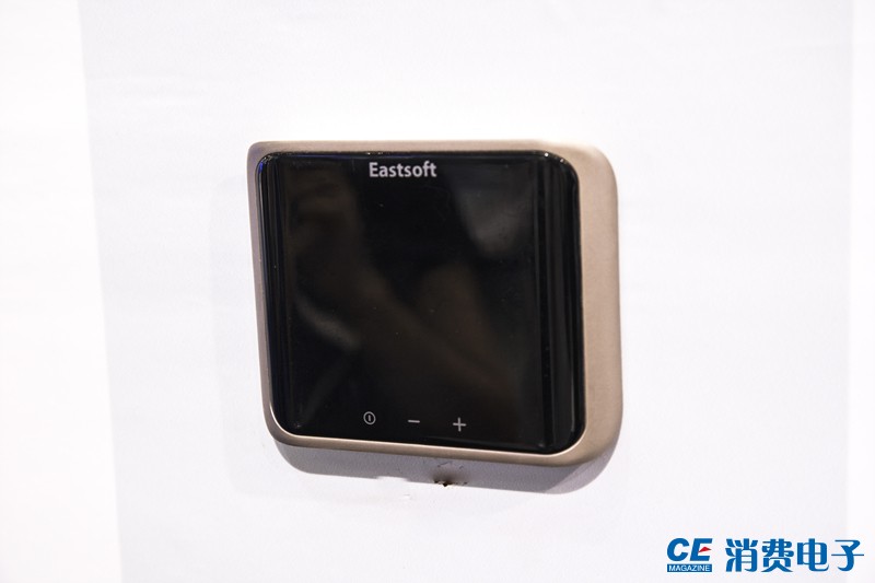 大牌云集！微软全息眼镜、索尼/爱普生智能手表，机器人都来了~