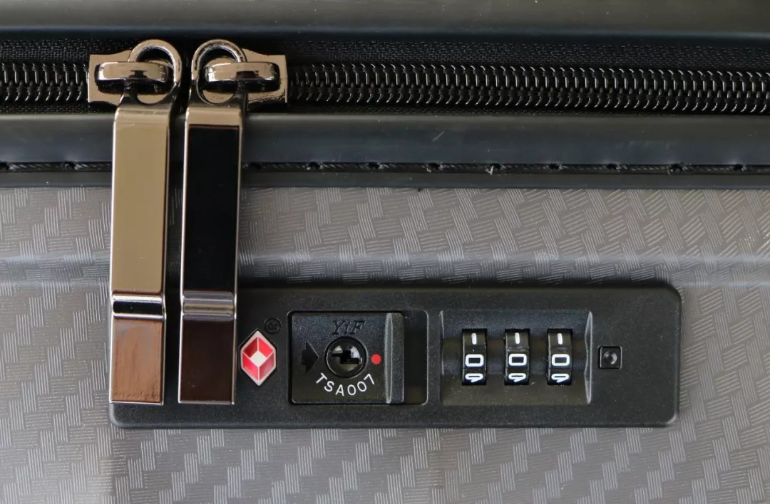 你剁手也要买的12款旅行箱，为什么都有这三个字母？