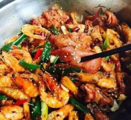 麻辣羊蹄火锅底料怎么做,香辣蹄花翅中虾