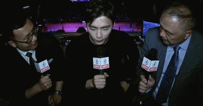 为什么李易峰话题度那么高,李易峰和粉丝相爱相杀的瞬间