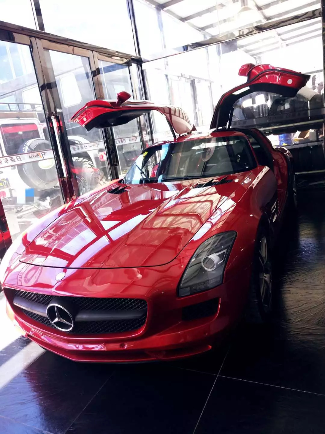 绝色超跑倾城“红”颜