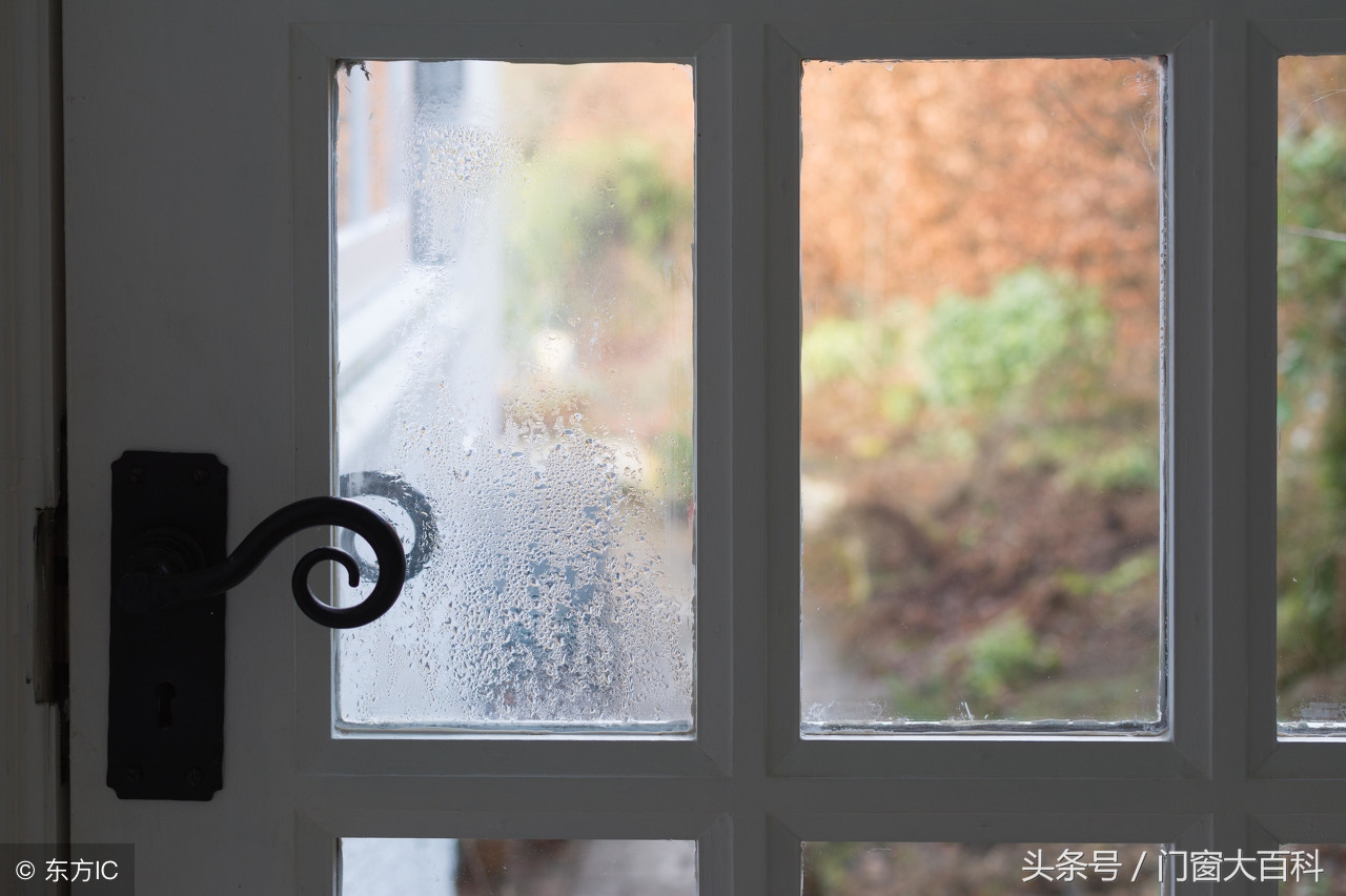 双层中空玻璃中间有雾正常,真空双层玻璃进空气怎么处理