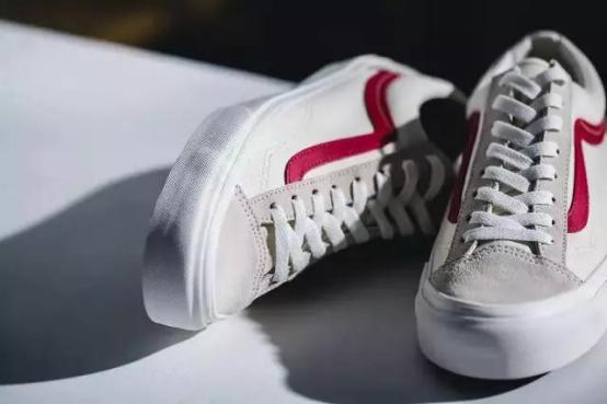 运动鞋怎么穿出通勤高级感,运动鞋这样穿不但知性优雅还减龄