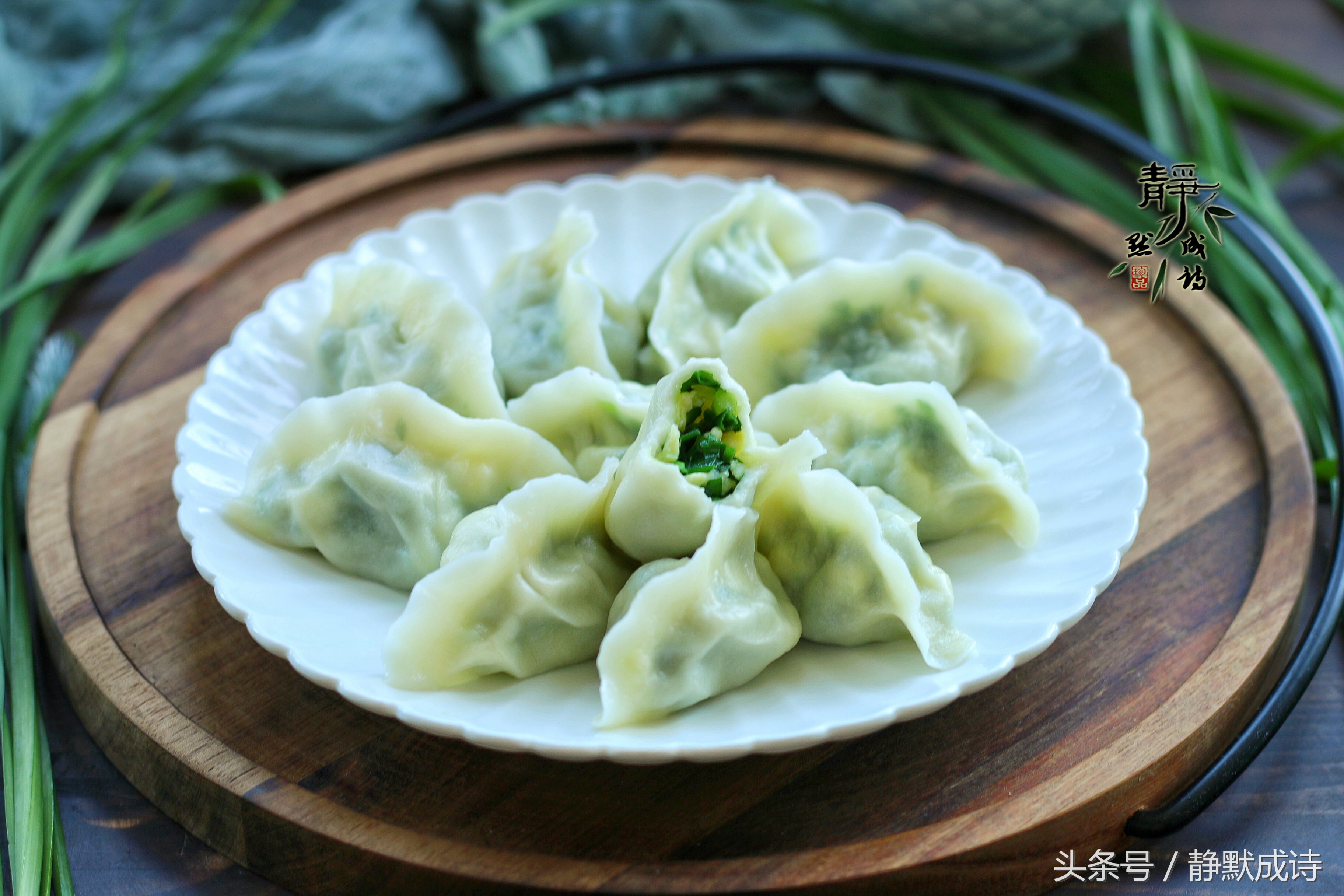 鸡蛋韭菜饺子怎样调馅使韭菜更鲜,包韭菜馅饺子有哪些步骤